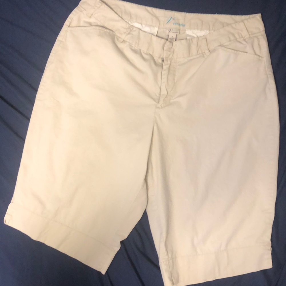 Venezia size 18 Khaki shorts
